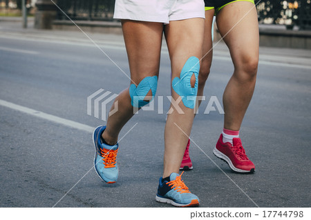Girl running marathon 17744798