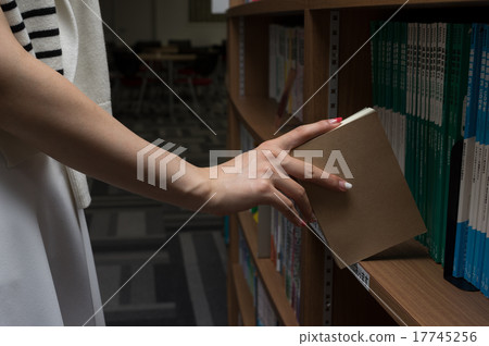 在語言教育中心找到目標書 17745256