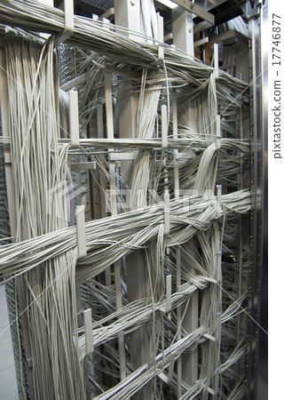crossed wire equipment 17746877