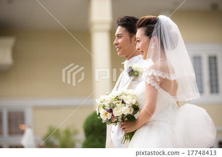 bridal couple, bride and groom, wedding 17748413