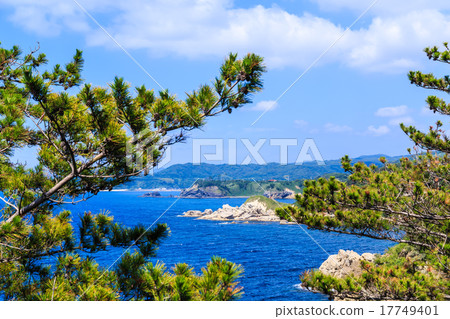 Cliffs of Noto Peninsula Yase 17749401