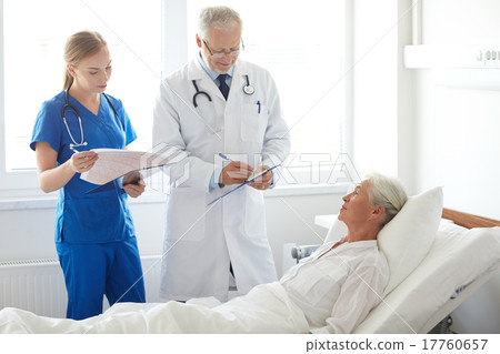 doctor and nurse visiting senior woman at hospital 17760657