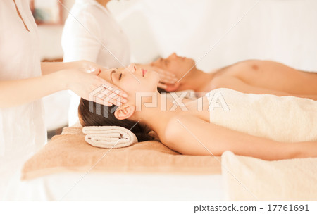 couple in spa 17761691