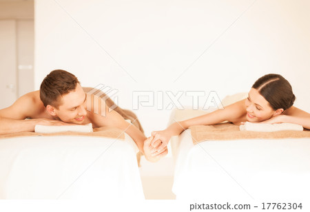 couple in spa 17762304