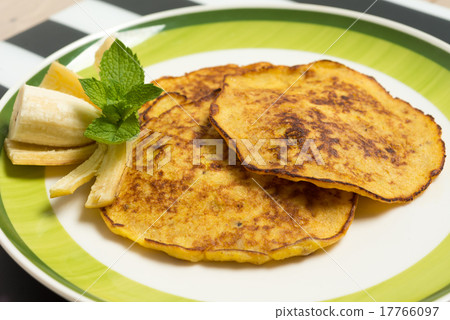 Banana pancakes Banana pancakes 17766097