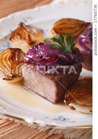 Beef grilled and caramelized onions vertical 17768736