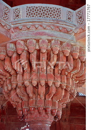 Wood carving cloumn in Fatehpur Sikri, India 17771767