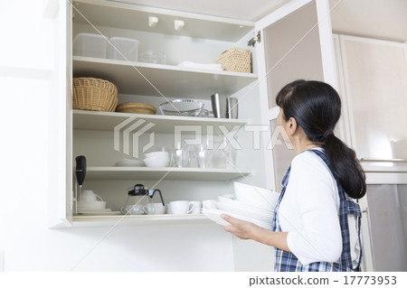 Kitchen storage 17773953