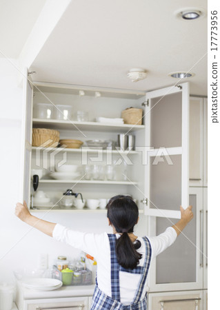 Kitchen storage 17773956