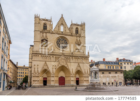 Cathedrale Saint Jean-Baptiste de Lyon, France 17774585