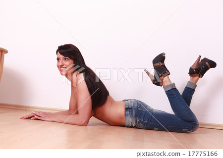 Madmoiselle 17775166