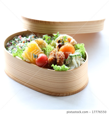 Japanese style lunch box 17776550