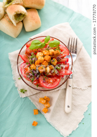 Tomato salad with herbs and croutons Tomato salad with herbs and croutons 17778770