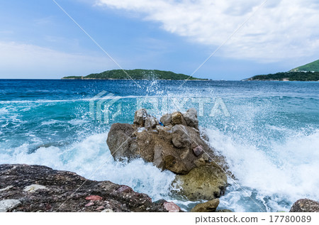 Storm wave on the sea Storm wave on the sea 17780089