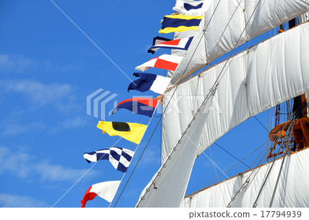 帆船帆和信號旗 17794939