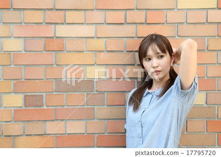 Pose women brick Pose women brick 17795720