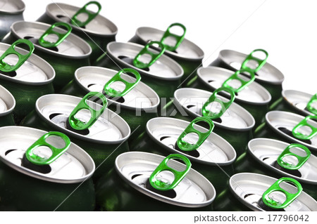 Aluminum beer cans 17796042