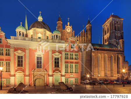 Old Gdansk by night 17797928