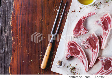 Raw lamb chops Raw lamb chops 17798689