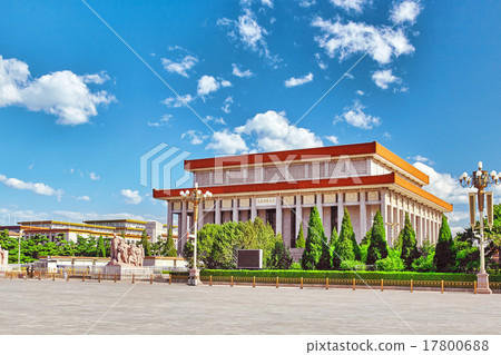 Mao Zedong mausoleum on Tiananmen Square 17800688