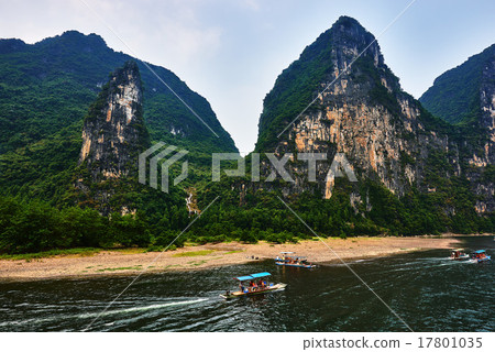 Li river, Guilin Yangshuo Guangxi  China 17801035