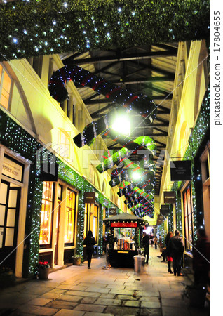 Christmas in London Covent Garden, England Christmas in London Covent Garden, England 17804655