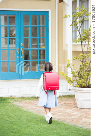 primary school student, schoolchild, schooler 17808624