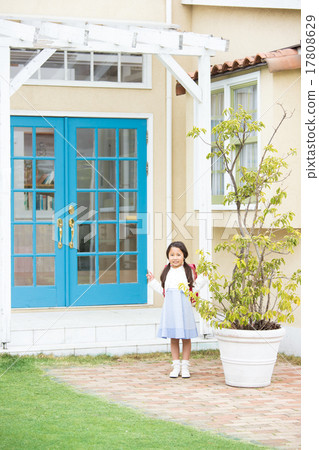 primary school student, schoolchild, schooler 17808629