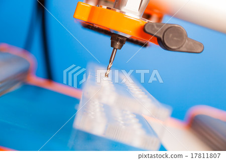 Cutter CNC router and plastic parts of Plexiglas 17811807