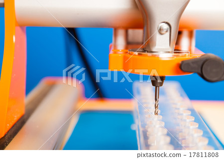 Cutter CNC router and plastic parts of Plexiglas 17811808