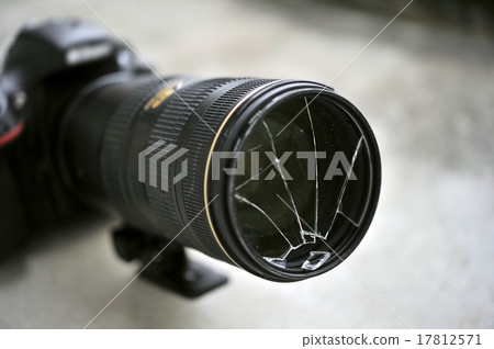 Single lens reflex, cracked lens filter 17812571