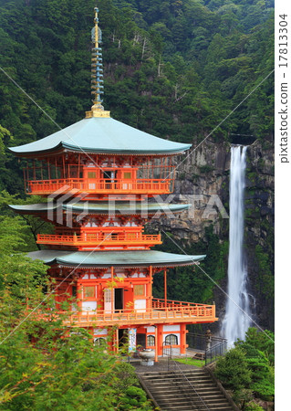 Nachi Falls and Aokogiji Temple 17813304