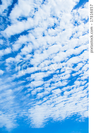 覆蓋棉花雲彩積雲多云云彩或高積雲藍天白色雲彩秋天天空背景材料雲彩藍天綜合背景 17816857