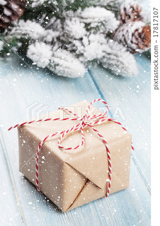 Christmas gift box Christmas gift box 17817107