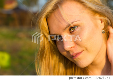 Young pretty woman 17821265