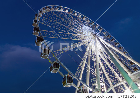 Ferris Wheel at twilight time Ferris Wheel at twilight time 17823203