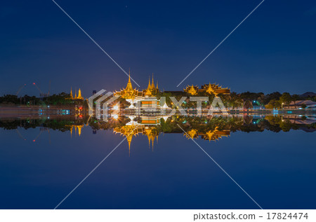 Grand palace river side at twilight time in Bangkok, Thailand 17824474