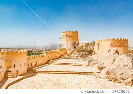 納哈爾堡（阿曼） 17825692