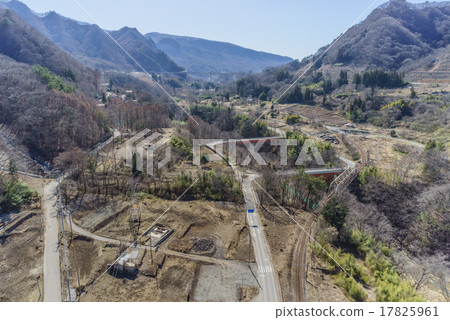 Scenery of Azuma River seen from the Yatsushi Ohashi in early spring 17825961