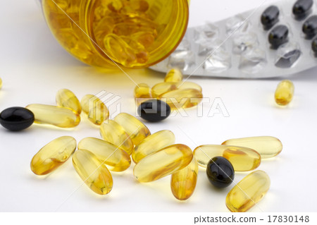 Fish oil and krill oil on white background 17830148