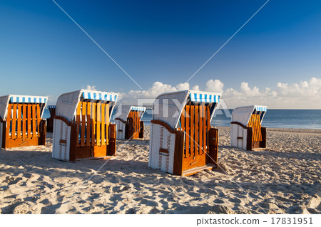 Sunrise on the beach in Binz, Ruegen Island Sunrise on the beach in Binz, Ruegen Island 17831951