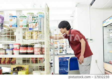 在便利店 在便利店 17832230