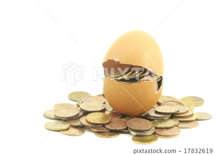 coins in the broken egg 17832619