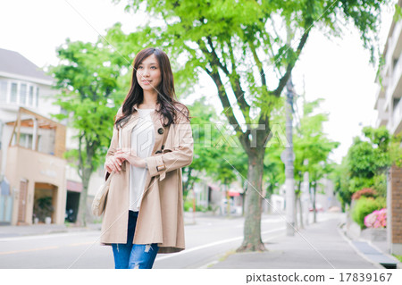 一件風衣的女人 17839167