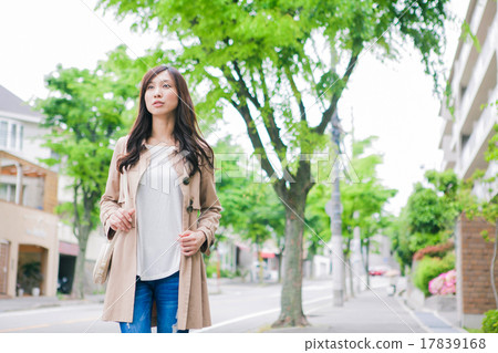 一件風衣的女人 17839168