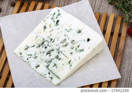 Blue cheese 17842298