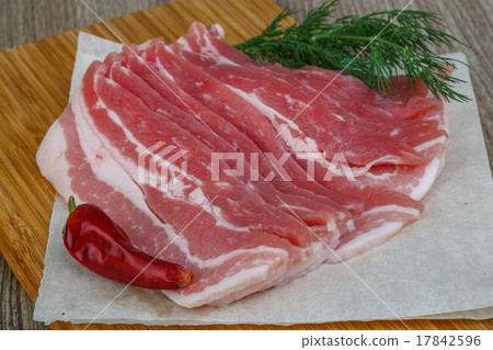 Raw bacon 17842596