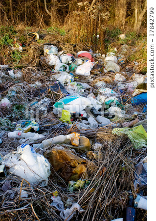 garbage outdoors 17842799