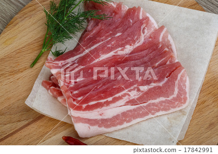 Raw bacon 17842991