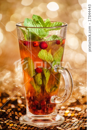 holiday cocktail 17844443